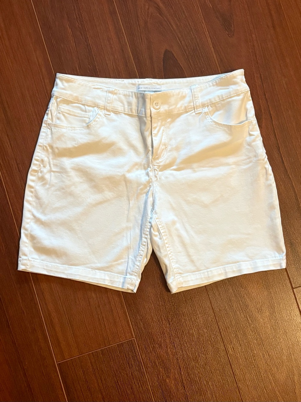Woman’s White Casual Shorts New York and Company Size 2